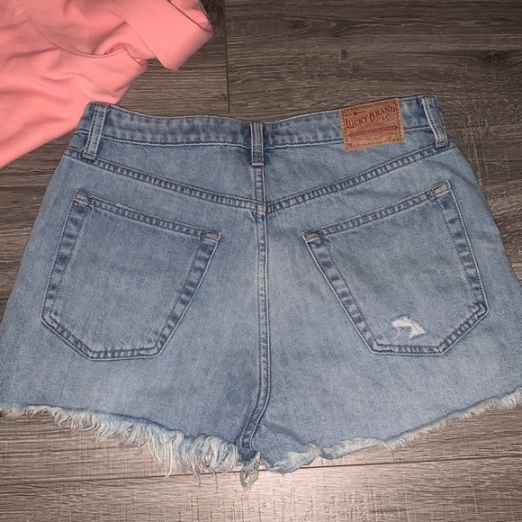 Lucky Brand Shorts - Picture 2 of 2